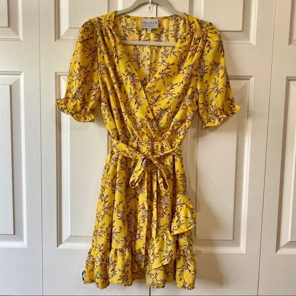 Hayden Mini Floral Surplice Dress Size M - Picture 2 of 15